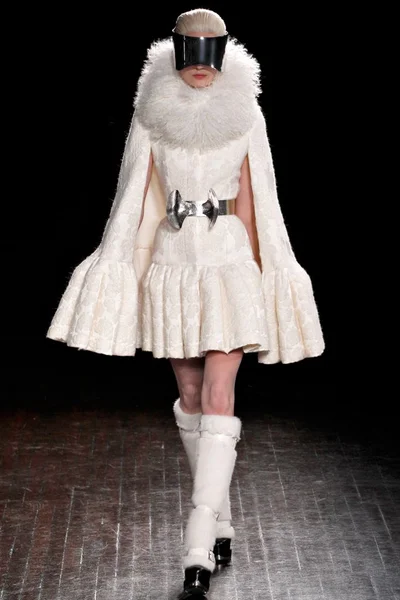 Look 4